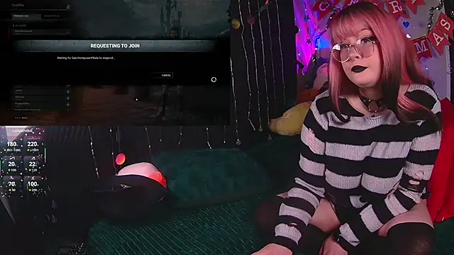 evamila online show from November 19, 2025, 1:49 am