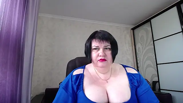 Snapshot of JuicyLady_Di chatting on September 29, 2025, 5:01 am JuicyLady Di online show from September 29, 2025, 5:01 am