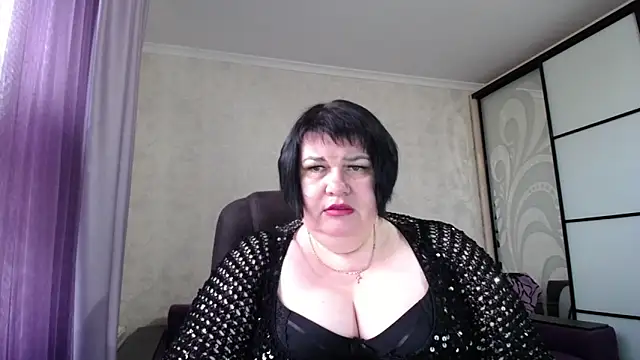 Snapshot of JuicyLady_Di chatting on October 1, 2025, 4:51 am JuicyLady Di online show from October 1, 2025, 4:51 am