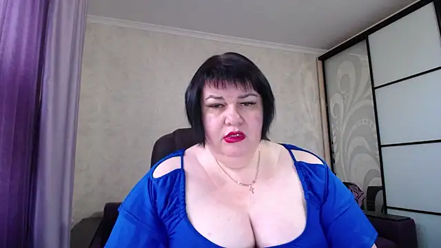 Snapshot of JuicyLady_Di chatting on October 16, 2025, 5:19 am JuicyLady Di online show from October 16, 2025, 5:19 am