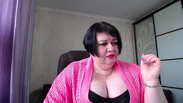 Snapshot of JuicyLady_Di chatting on October 21, 2025, 8:26 am JuicyLady Di online show from October 21, 2025, 8:26 am