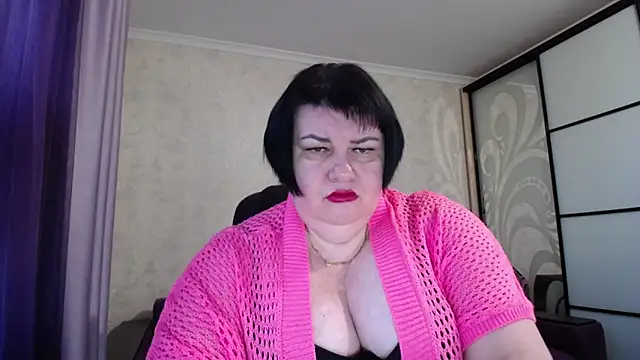 Snapshot of JuicyLady_Di chatting on October 24, 2025, 4:42 am JuicyLady Di online show from October 24, 2025, 4:42 am