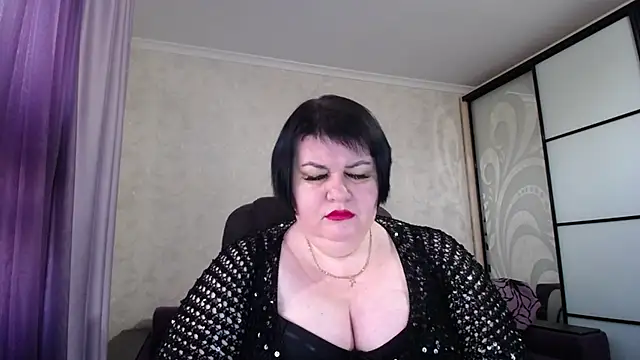 Snapshot of JuicyLady_Di chatting on October 26, 2025, 5:57 am JuicyLady Di online show from October 26, 2025, 5:57 am