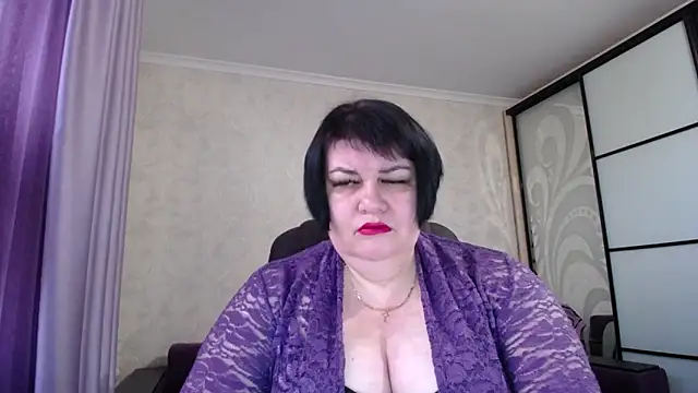 Snapshot of JuicyLady_Di chatting on November 2, 2025, 5:43 am JuicyLady Di online show from November 2, 2025, 5:43 am