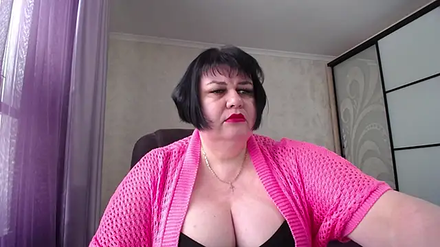 Snapshot of JuicyLady_Di chatting on February 12, 2026, 8:09 am JuicyLady Di online show from February 12, 2026, 8:09 am