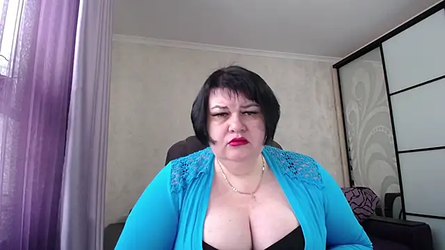 Snapshot of JuicyLady_Di chatting on February 26, 2026, 6:12 am JuicyLady Di online show from February 26, 2026, 6:12 am