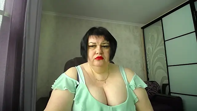 Snapshot of JuicyLady_Di chatting on March 12, 2026, 5:57 am JuicyLady Di online show from March 12, 2026, 5:57 am