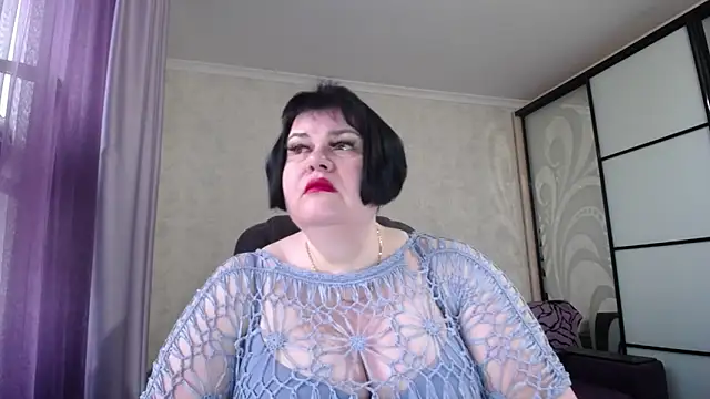 Snapshot of JuicyLady_Di chatting on March 19, 2026, 6:06 am JuicyLady Di online show from March 19, 2026, 6:06 am