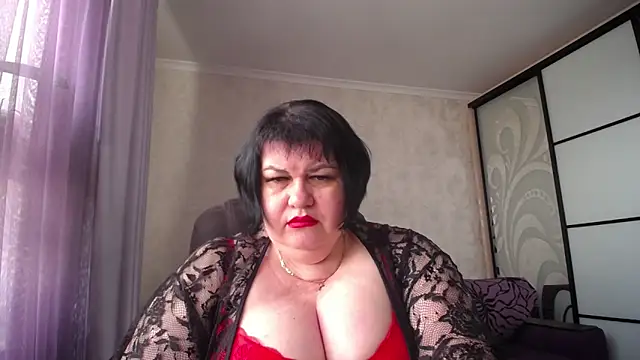 Snapshot of JuicyLady_Di chatting on March 22, 2026, 6:28 am JuicyLady Di online show from March 22, 2026, 6:28 am