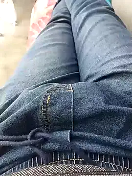 Snapshot of K-27 chatting on October 27, 2025, 1:26 pm K-27 online show from October 27, 2025, 1:26 pm