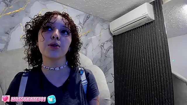 Snapshot of Katemoss70 chatting on December 28, 2024, 12:03 pm Katemoss70 online show from December 28, 2024, 12:03 pm