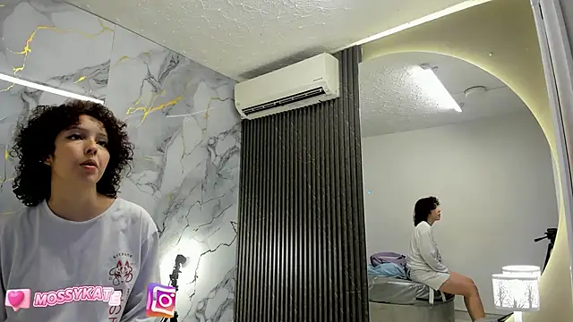 Snapshot of Katemoss70 chatting on January 27, 2025, 12:05 pm Katemoss70 online show from January 27, 2025, 12:05 pm