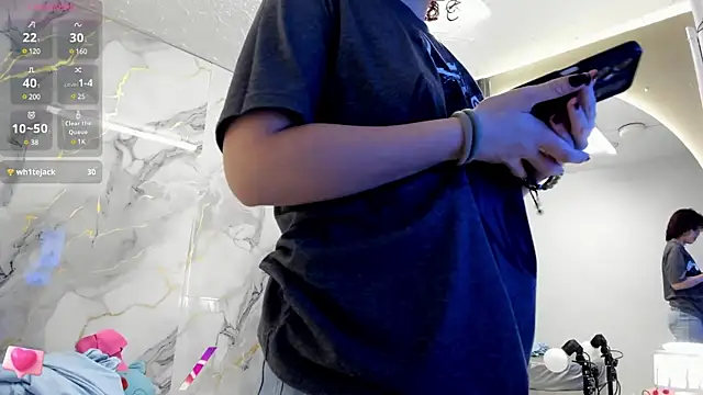 Snapshot of Katemoss70 chatting on January 29, 2025, 12:13 pm Katemoss70 online show from January 29, 2025, 12:13 pm