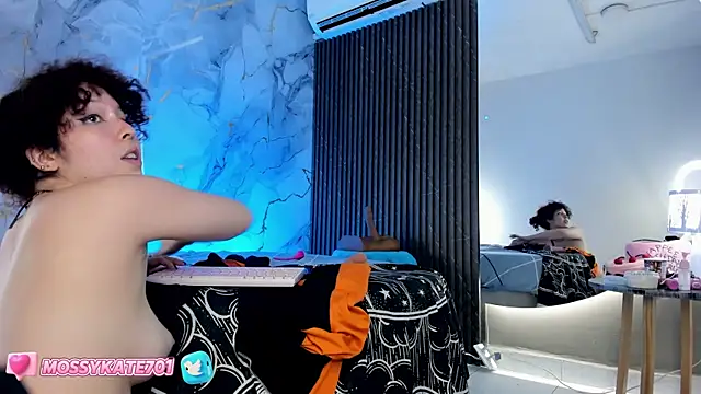 Snapshot of Katemoss70 chatting on January 31, 2025, 6:03 pm Katemoss70 online show from January 31, 2025, 6:03 pm