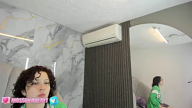 Snapshot of Katemoss70 chatting on February 22, 2025, 12:08 pm Katemoss70 online show from February 22, 2025, 12:08 pm