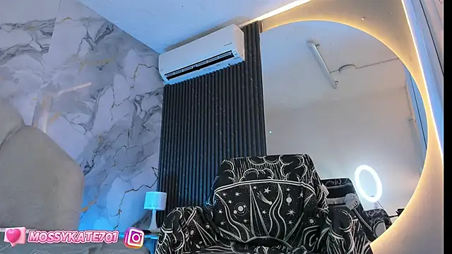 Snapshot of Katemoss70 chatting on March 16, 2025, 3:28 pm Katemoss70 online show from March 16, 2025, 3:28 pm