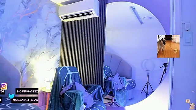 Snapshot of Katemoss70 chatting on September 23, 2025, 12:30 pm Katemoss70 online show from September 23, 2025, 12:30 pm