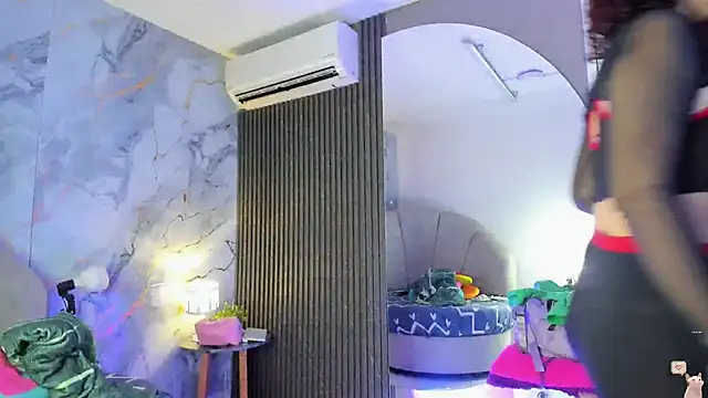 Snapshot of Katemoss70 chatting on October 5, 2025, 12:47 pm Katemoss70 online show from October 5, 2025, 12:47 pm