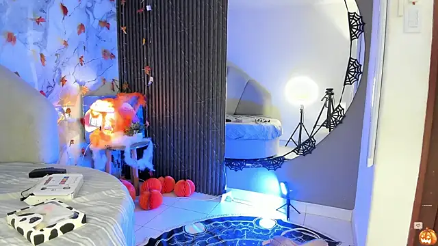 Snapshot of Katemoss70 chatting on October 24, 2025, 12:23 pm Katemoss70 online show from October 24, 2025, 12:23 pm