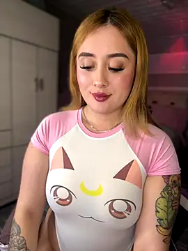 Sam Thompsoon  online show from October 15, 2025, 2:11 am