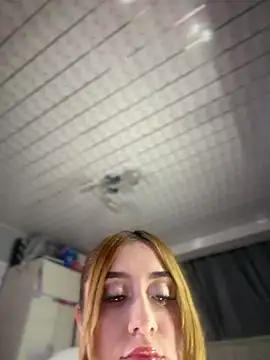 Snapshot of Sam_Thompsoon_ chatting on April 25, 2026, 2:47 am Sam Thompsoon online show from April 25, 2026, 2:47 am