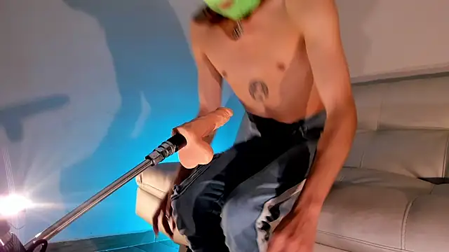 Snapshot of ArchieCollins chatting on March 9, 2025, 9:36 pm ArchieCollins online show from March 9, 2025, 9:36 pm