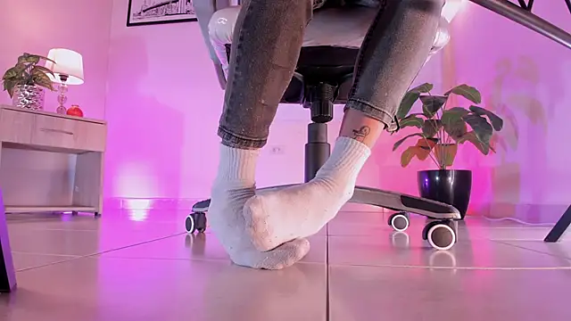 Snapshot of ArchieCollins chatting on October 17, 2025, 10:23 pm ArchieCollins online show from October 17, 2025, 10:23 pm