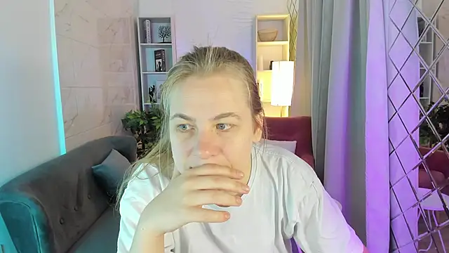 JadeSoft online show from September 24, 2025, 8:23 pm