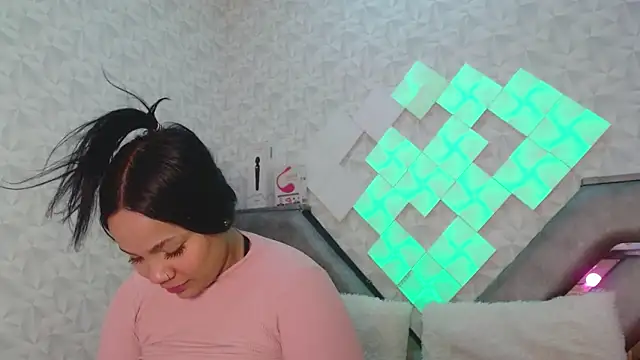 Snapshot of EmilyQueen3x chatting on September 19, 2025, 1:23 pm EmilyQueen3x online show from September 19, 2025, 1:23 pm