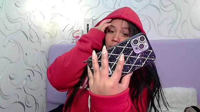 Snapshot of EmilyQueen3x chatting on October 10, 2025, 1:32 pm EmilyQueen3x online show from October 10, 2025, 1:32 pm