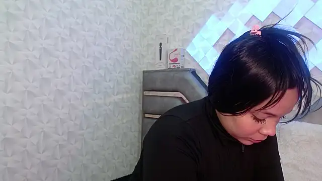 Snapshot of EmilyQueen3x chatting on October 15, 2025, 1:22 pm EmilyQueen3x online show from October 15, 2025, 1:22 pm