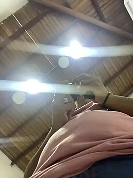 Snapshot of ArielleMillerr chatting on January 3, 2025, 5:31 pm ArielleMillerr online show from January 3, 2025, 5:31 pm