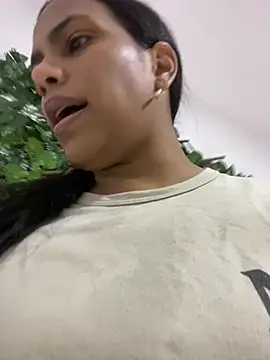 Snapshot of ArielleMillerr chatting on February 7, 2025, 5:51 pm ArielleMillerr online show from February 7, 2025, 5:51 pm