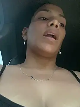 Snapshot of ArielleMillerr chatting on February 21, 2025, 5:53 pm ArielleMillerr online show from February 21, 2025, 5:53 pm