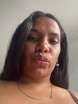 Snapshot of ArielleMillerr chatting on March 4, 2025, 8:38 pm ArielleMillerr online show from March 4, 2025, 8:38 pm