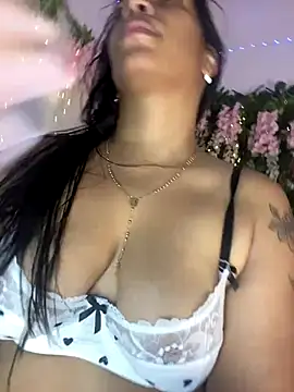 Snapshot of ArielleMillerr chatting on September 12, 2025, 3:34 pm ArielleMillerr online show from September 12, 2025, 3:34 pm