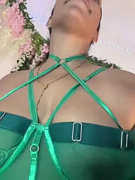 Snapshot of ArielleMillerr chatting on September 19, 2025, 5:46 pm ArielleMillerr online show from September 19, 2025, 5:46 pm