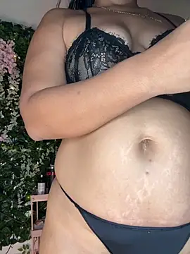 Snapshot of ArielleMillerr chatting on October 6, 2025, 5:54 pm ArielleMillerr online show from October 6, 2025, 5:54 pm