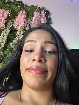 Snapshot of ArielleMillerr chatting on October 7, 2025, 5:43 pm ArielleMillerr online show from October 7, 2025, 5:43 pm