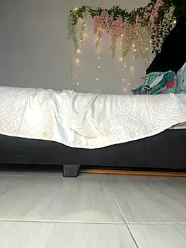 Snapshot of ArielleMillerr chatting on October 11, 2025, 5:33 pm ArielleMillerr online show from October 11, 2025, 5:33 pm