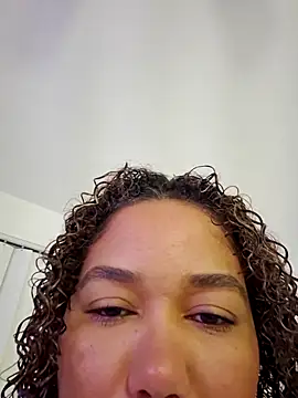 Snapshot of cataleya-glen chatting on October 16, 2025, 12:28 pm cataleya-glen online show from October 16, 2025, 12:28 pm