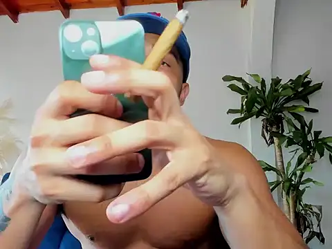 Snapshot of chriswest05 chatting on February 4, 2026, 4:13 pm chriswest05 online show from February 4, 2026, 4:13 pm