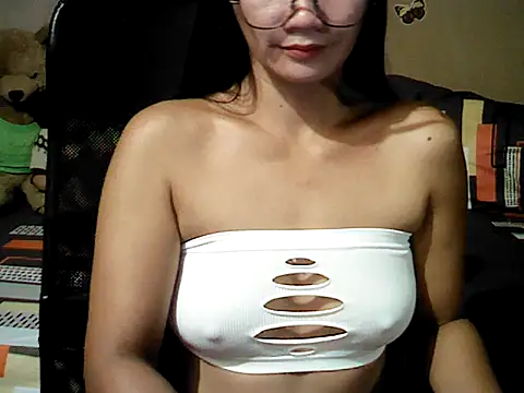 Snapshot of Mia_Rein chatting on March 11, 2026, 11:16 am Mia Rein online show from March 11, 2026, 11:16 am