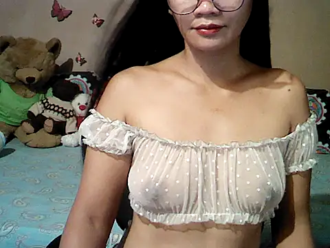 Snapshot of Mia_Rein chatting on April 6, 2026, 5:08 am Mia Rein online show from April 6, 2026, 5:08 am