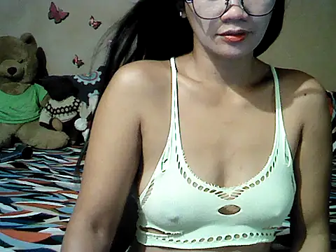 Snapshot of Mia_Rein chatting on June 17, 2026, 1:34 pm Mia Rein online show from June 17, 2026, 1:34 pm