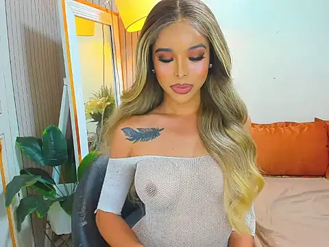 Elizabeth Arden online show from October 10, 2025, 9:19 am