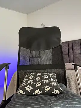 tommylongxx online show from February 17, 2026, 1:40 pm