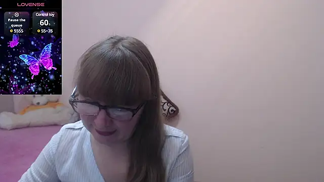Snapshot of MargotLot chatting on March 19, 2025, 4:57 am MargotLot online show from March 19, 2025, 4:57 am