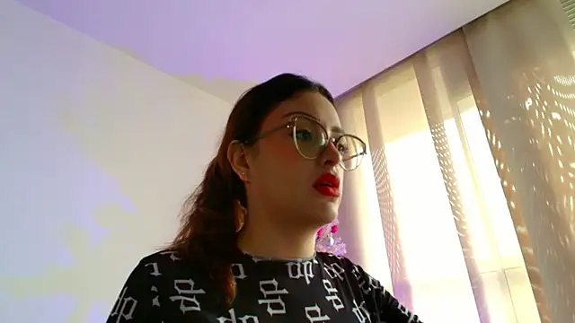 Pleasure Vibes23 online show from November 15, 2025, 1:18 pm