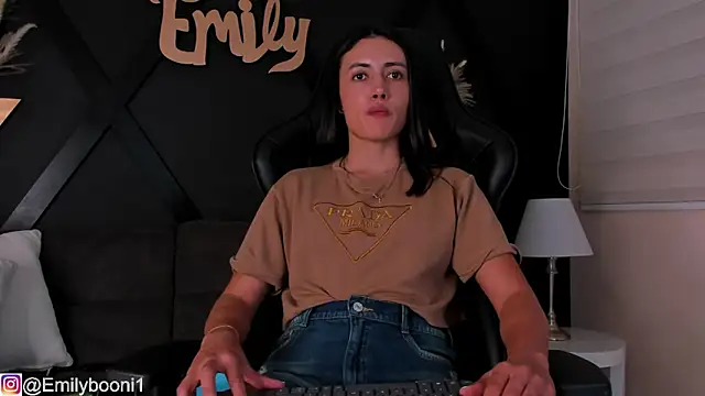 EmilyBoonny1 online show from March 11, 2025, 7:36 pm